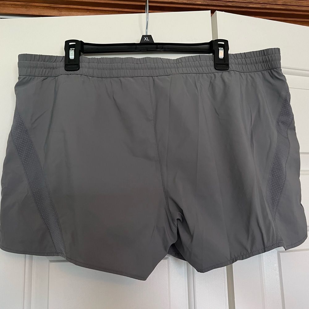 Mountain Khaki Lightweight Lined Active Shorts Sz XL - Picture 2 of 5